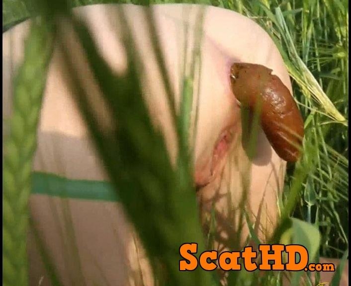 Summer Meadow Scared - Sex With Nicolettaxxx (2018) [FullHD Quality 1920x1080 / mp4]