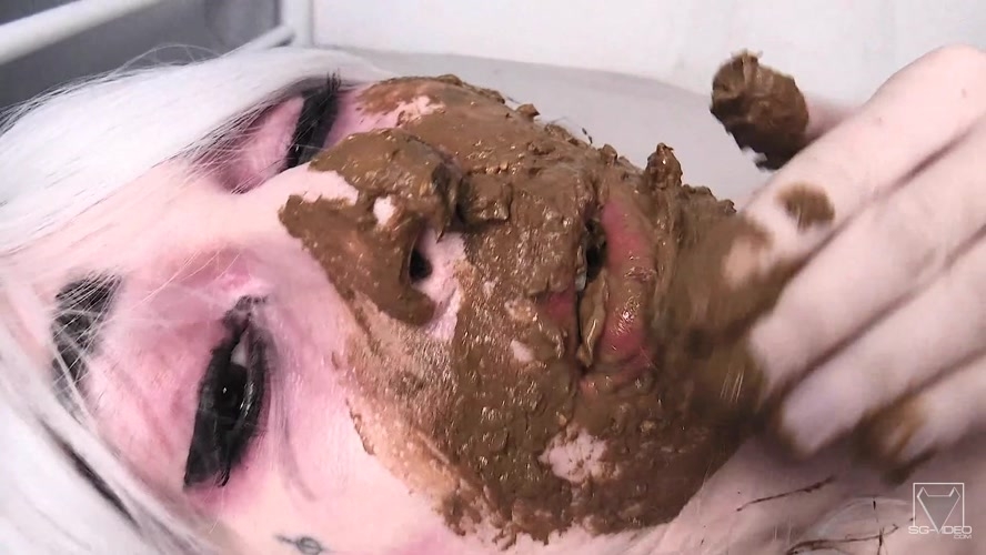 Scat Swallow Extreme Big Shit By Black Eyes Demon Betty (2019) [FullHD 1920x1080 / MPEG-4]