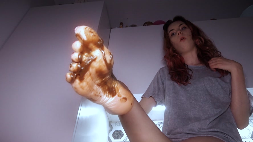 Clean up my feet - Sex With HotDirtyIvone (2020) [UltraHD/4K 3840x2160 / MPEG-4]