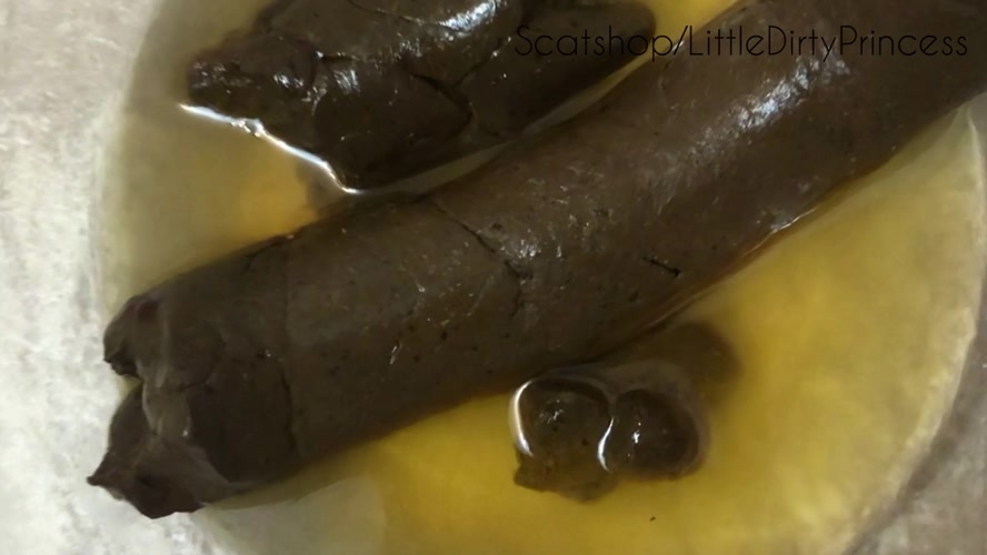 Long thick poop served in a bowl of pee for you - Sex With DirtyPrincess  (2020) [FullHD 1920x1080 / MPEG-4]