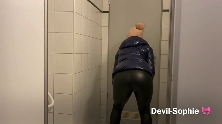 Caught with the office toilet door open - come and shit on my latex pants - Sex With Devil Sophie (2022) [UltraHD/4K 3840x2160 / MPEG-4]