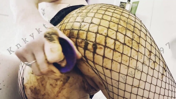 Pooping & Smearing in Fishnets - Sex With Knkykttn97 (2023) [FullHD 1920x1080 / MPEG-4]
