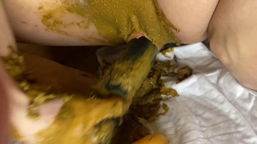 Dirty Fisting Pussy Smeared In Shit with P00gir Big Dildo (2025) [FullHD  / MPEG-4]