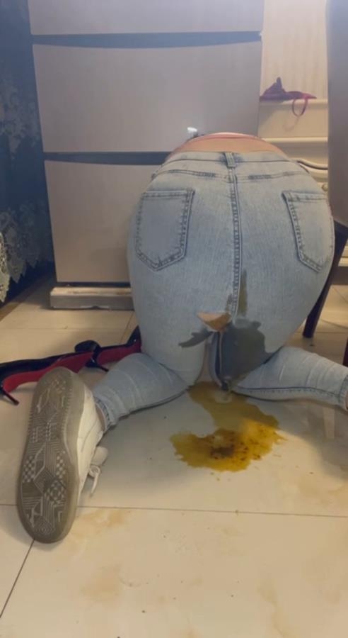 Diarrhea Without Taking Off Jeans, by Hot Chinese Woman. P1 (2025) [SD  / MPEG-4]