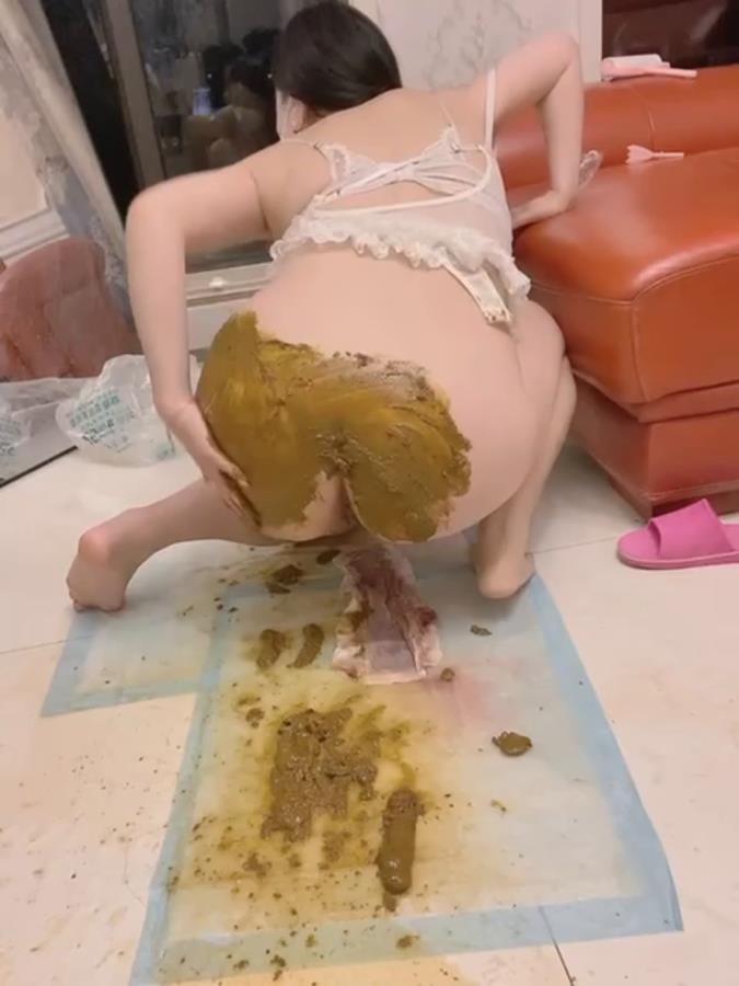 Longbao Chinese Woman, Enema and Ass Covered in Shit. P1 (2025) [SD  / MPEG-4]
