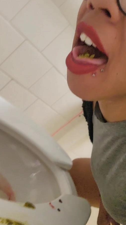 UniElla Public bathroom solo play - Sex With DaddyUni21 (2025) [SD  / MPEG-4]