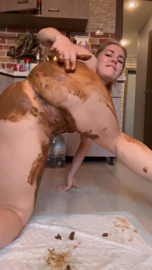Pooping and extreme smearing - Sex With Misty Phoenix (2025) [SD  / MPEG-4]