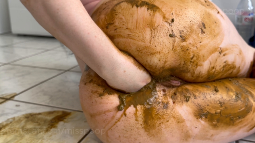 A stranger I met in the naturist area of Cap dAgde - Sex With MissPoop (2025) [2K  / MPEG-4]